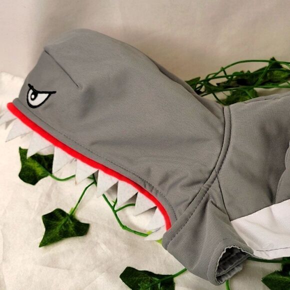 Pet Shark Costume. Size Medium. EUC - Picture 8 of 14